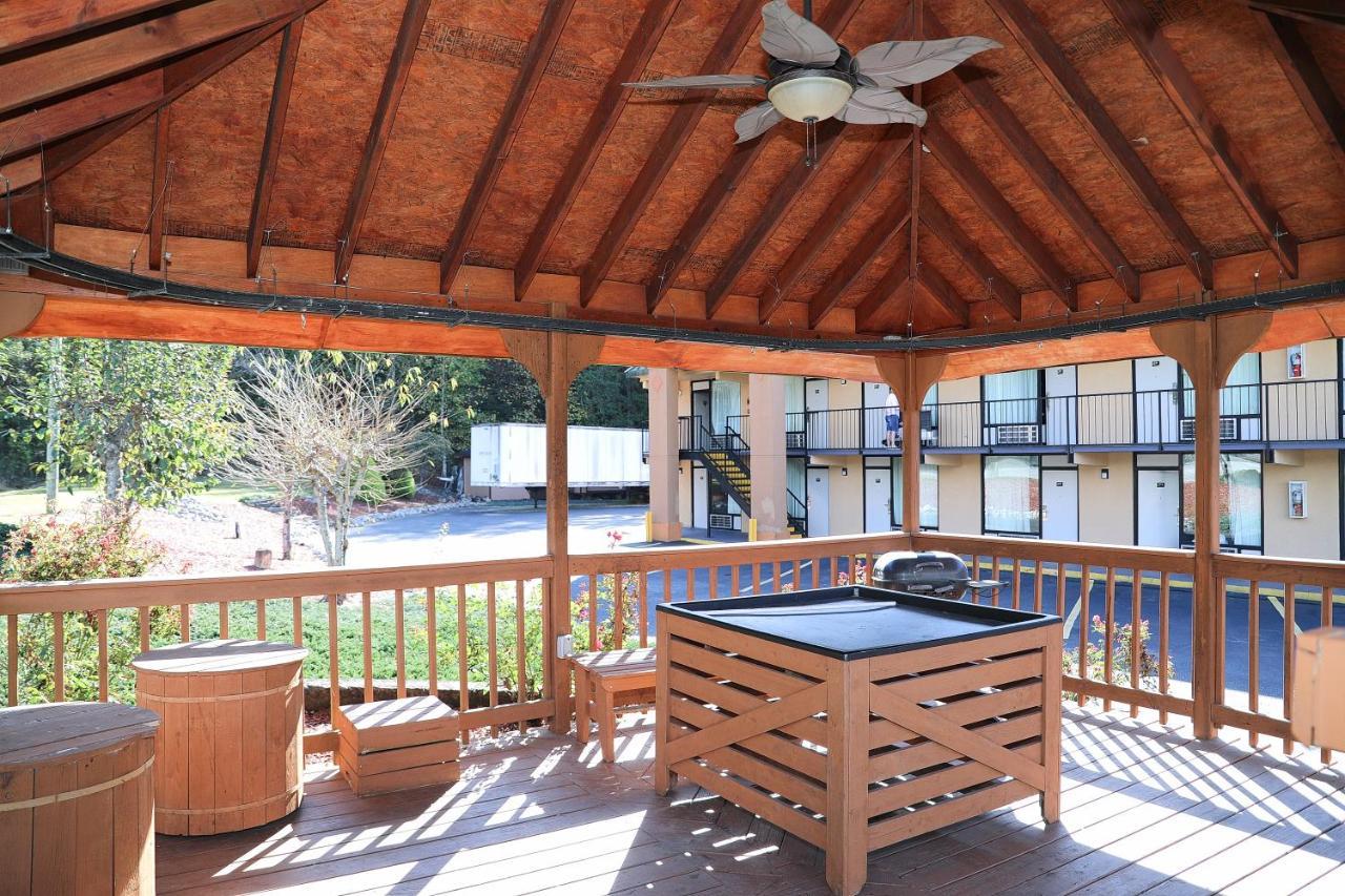 Hotel Super 8 By Wyndham Marion Nc Extérieur photo