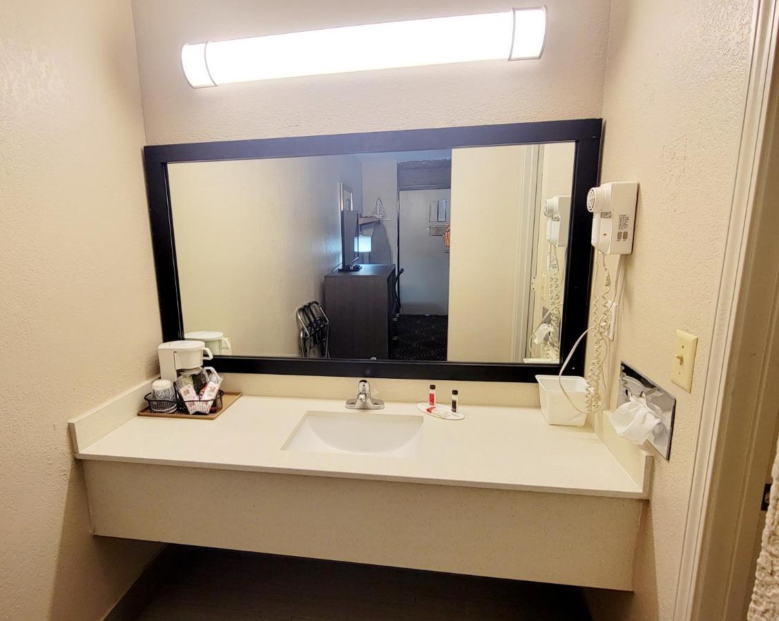 Hotel Super 8 By Wyndham Marion Nc Extérieur photo